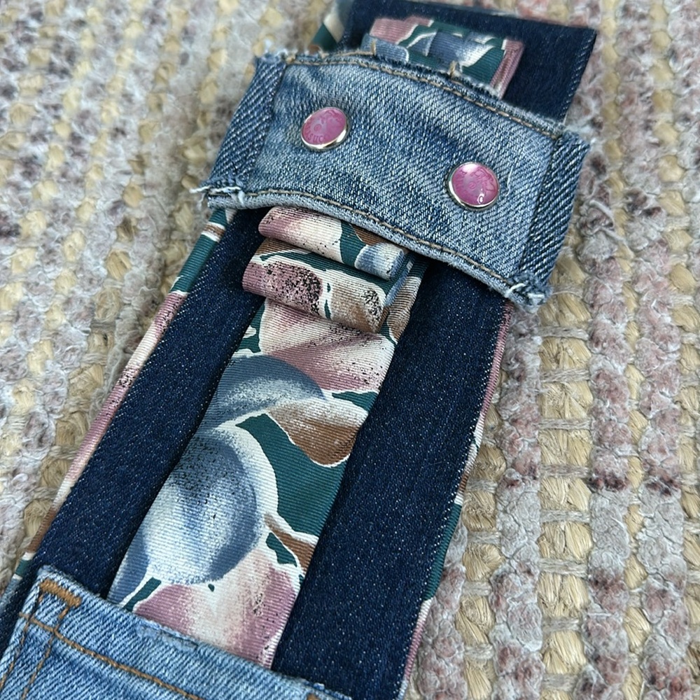 Upcycled Ladies Necktie silk Necktie Necklace - DENIM/PINK/FLOWER - Picture 4 of 4